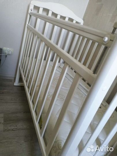 Детская кроватка качалка-колесо,матрас