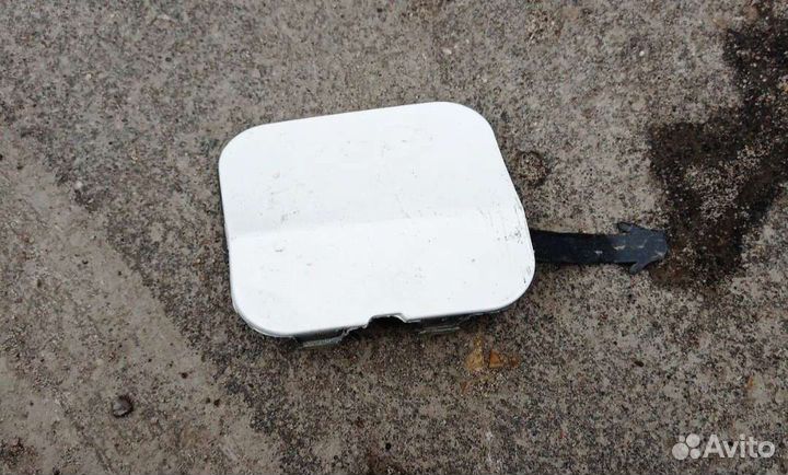 Заглушка заднего бампера белая renault logan