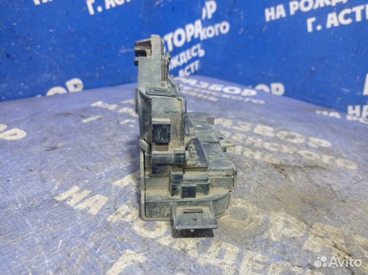 Задний правый замок двери Ford Focus 1 седан 2002