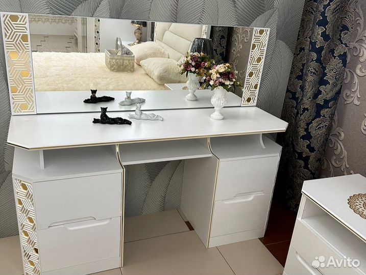 Спальный гарнитур 6-дверный «Граффити»