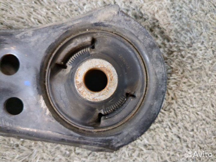 Рычаг подвески передний левый Toyota Corolla E210