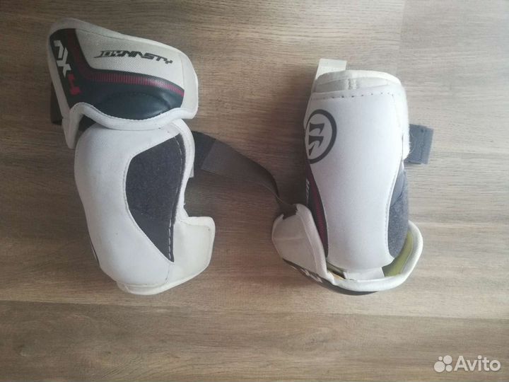 Нагрудник, коньки, ракушка, наколенники, налокотни