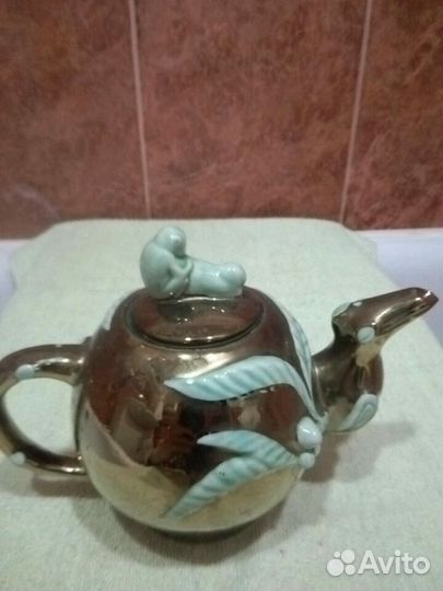 Сервизы кофейные и чайные.чайник