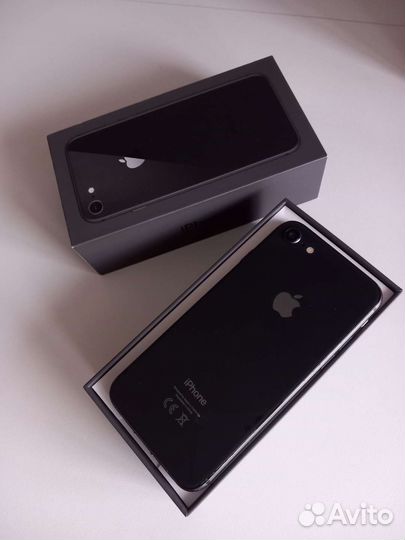Телефон iPhone 8