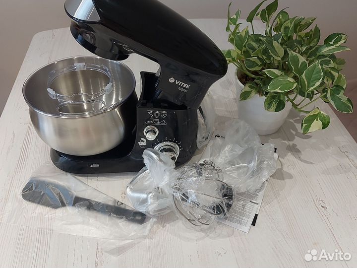 Планетарный миксер vitek, новый