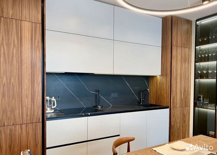 Кухня Белая с деревом на заказ собственное произво