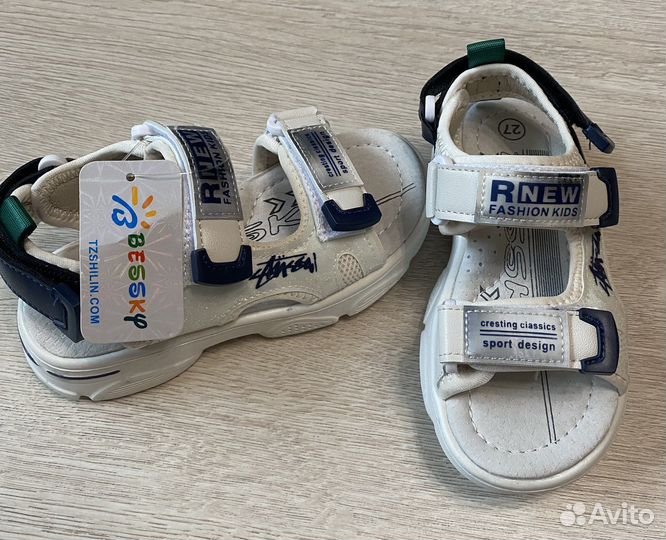 Сандалии детские для девочек новые