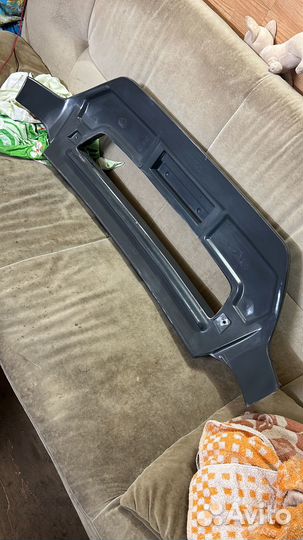 Накладка переднего бампера Kia Carnival