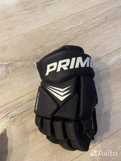 Перчатки хоккейные