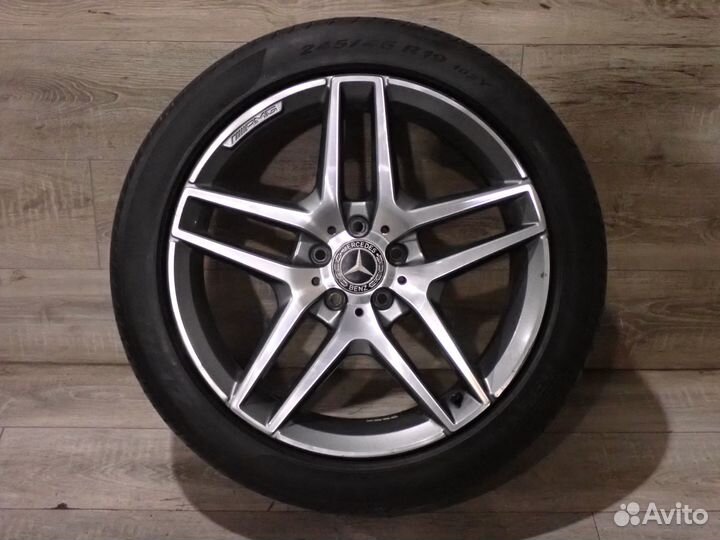 R19 Pirelli P Zero 245/45, PCD 5x112 DIA 66.6