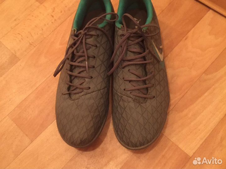 Футбольные шиповки