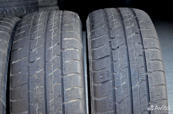 Goodyear Ice Navi Zea II 215/60 R17