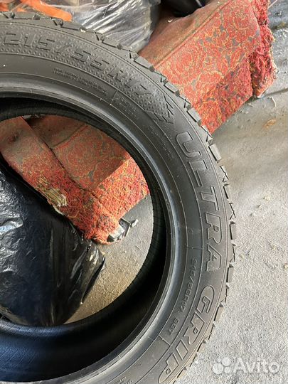 Goodyear Ultragrip 600 215/55 R17 98