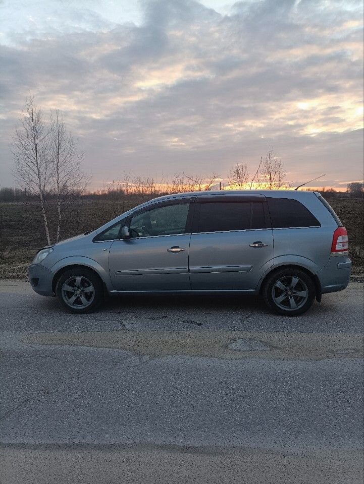 Opel Zafira: фото владельца