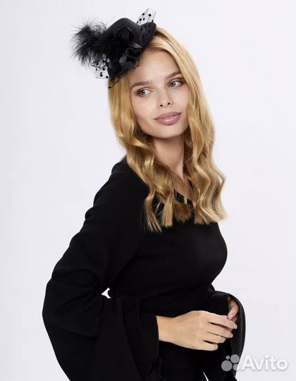 Шляпка с вуалью на заколке