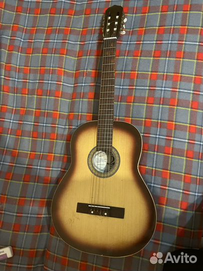 Акустическая гитара