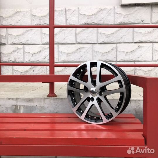 Диск литой R17 7.0 4*100 ET40 d60.1 Рельсы