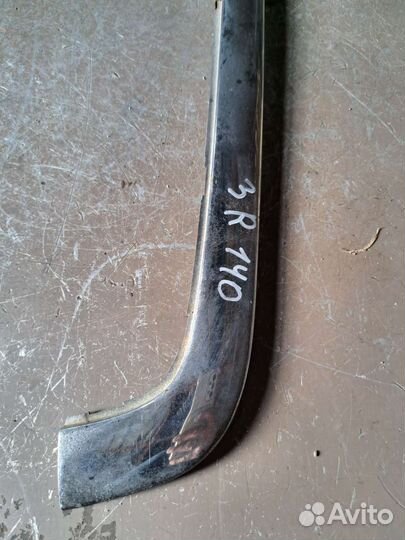 Хром заднего бампера правый Mercedes W140