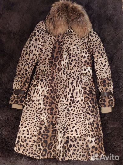 Пуховик пальто Anna Verdi с нат мехом енота