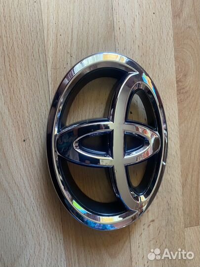 Эмблема toyota