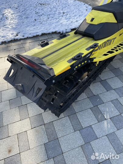 Ski doo summit x-t3 154 800r etec