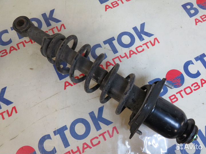 Стойка Зад Право toyota OPA ZCT10, ACT10