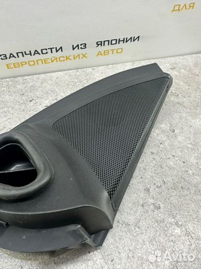 Крышка динамика передняя правая Mercedes-Benz