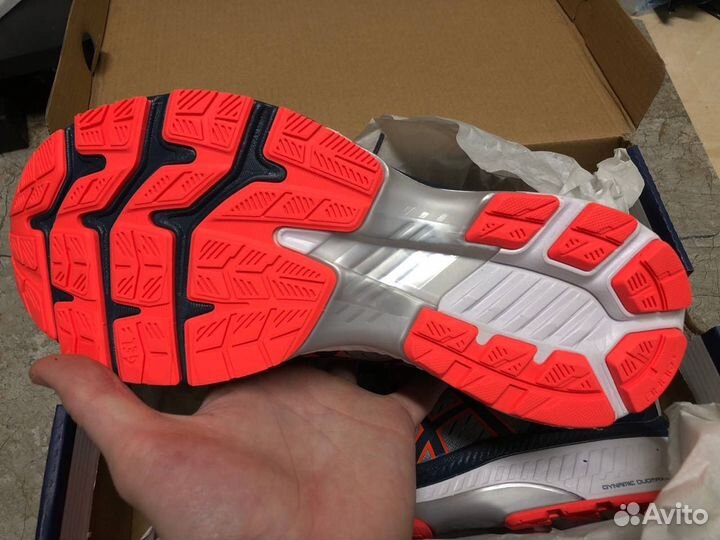 Кроссовки asics новые 42.5