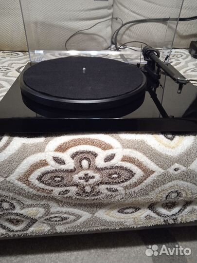 Проигрыватель винила pro-ject debut III