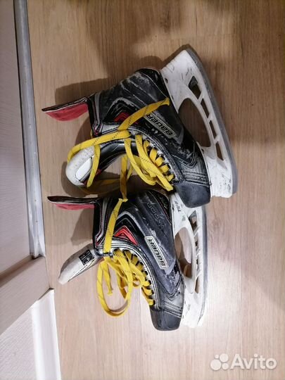 Хоккейные коньки bauer