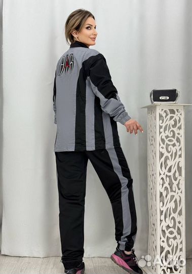 Спортивный костюм женский