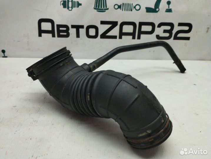 Патрубок воздушного фильтра Hyundai Solaris седан