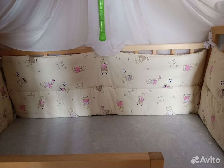 Бортики в кроватку бежевые 4 шт