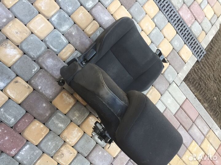 Продам сидение на автомобиль, в отл состоянии