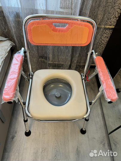 Кресло-туалет с санитарным оснащением