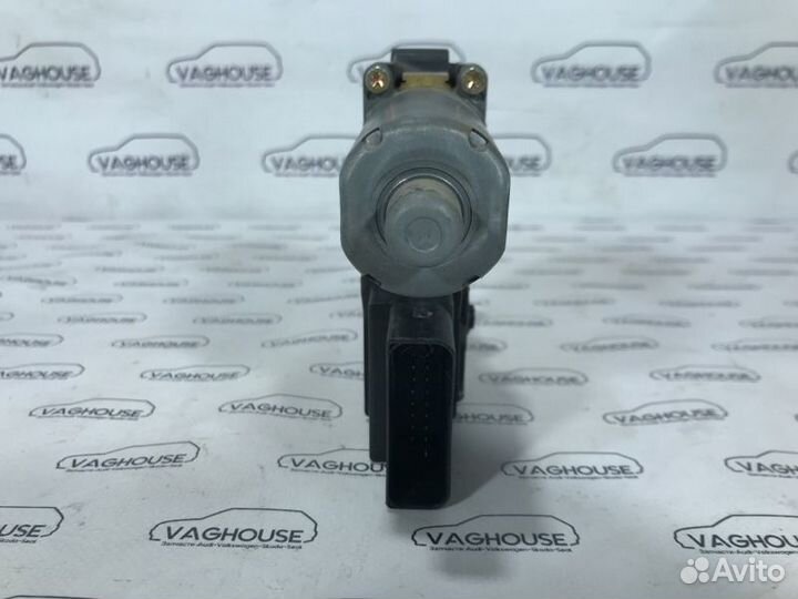 Мотор стеклоподъемника задний левый Volkswagen