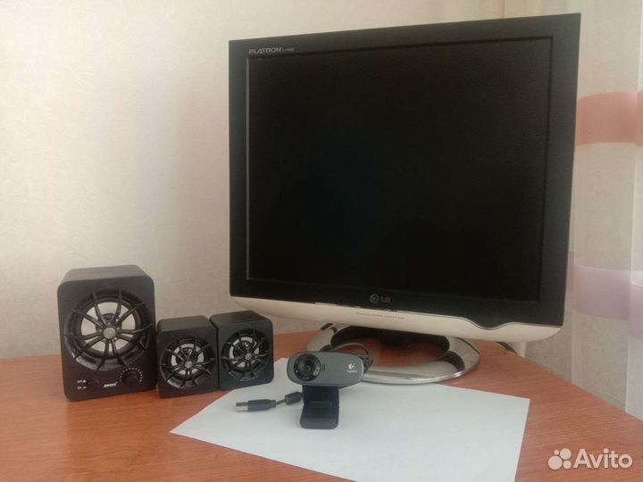 Монитор, камера, колонки