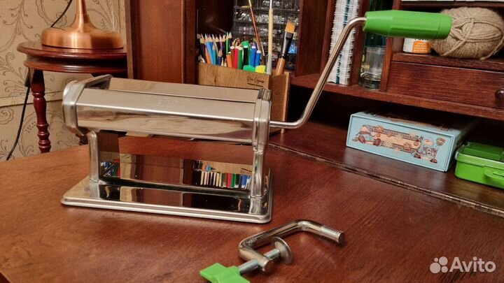 Профессиональная паста-машина Makin's