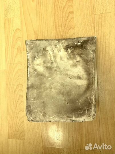 Гипсовая голова льва