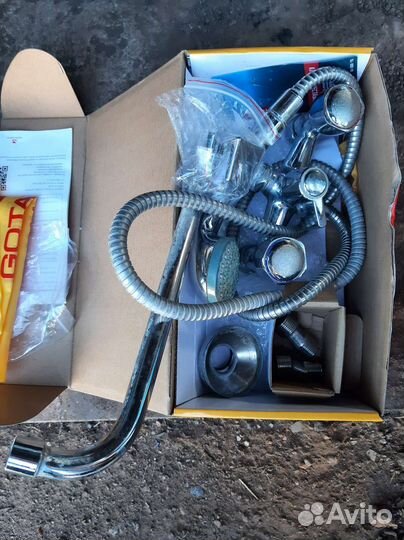 Кран для ванной с душом