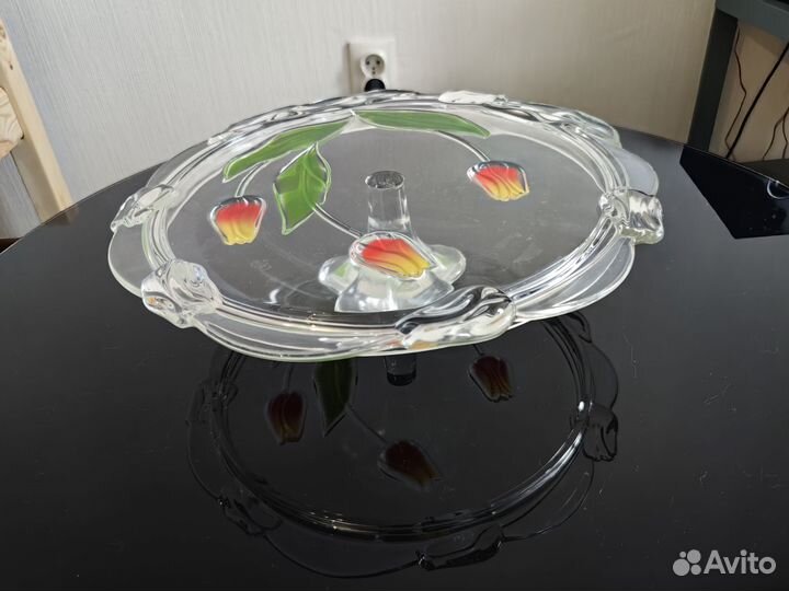 Тортовница на ножке