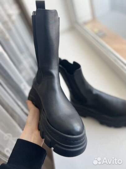 Bershka Женские кожаные ботинки, сапоги