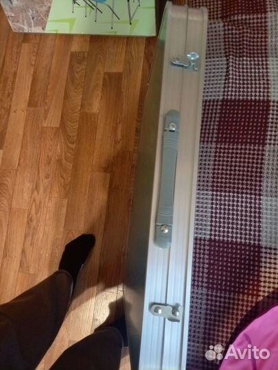 Складной стол и 4 стула