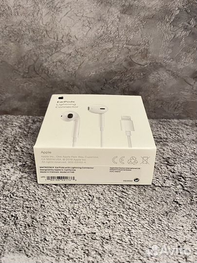 Наушники Apple EarPods с разъёмом Lightning