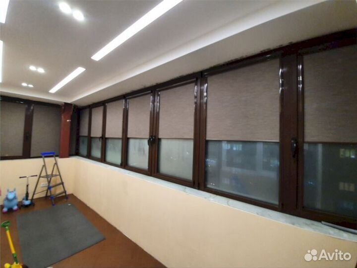 Жалюзи и рулонные шторы на окна