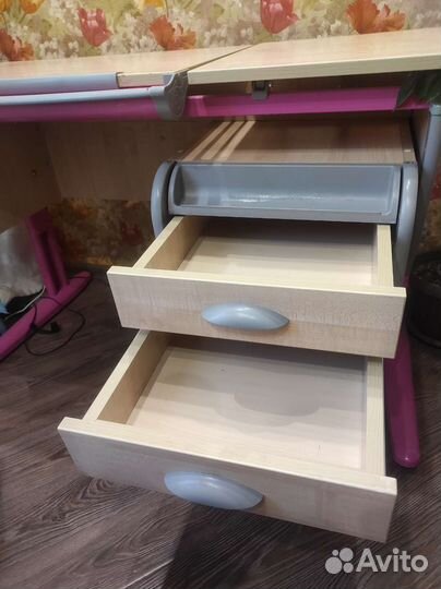 Детский письменный стол