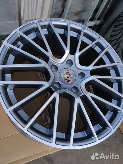 Диски на Porsche r20 new