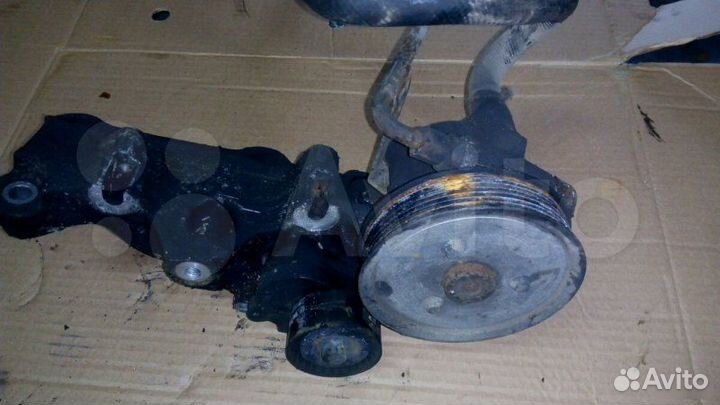 Насос гур Renault Trafic 2.0DCI