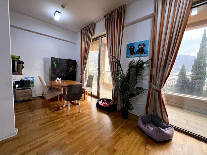 3-к. квартира, 115 м² (Черногория)