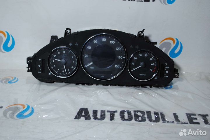 Панель приборов (щиток) Mercedes-Benz CLS-Класс